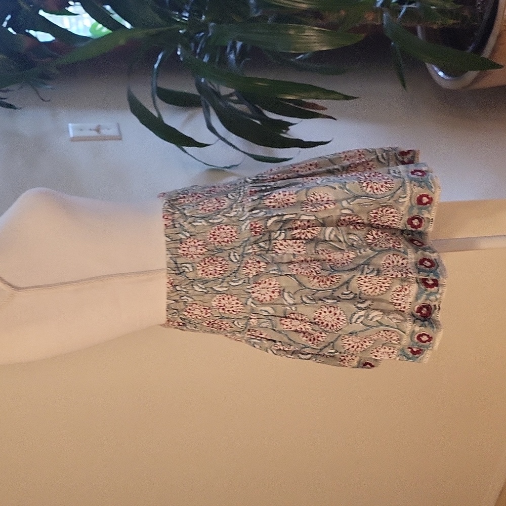 Modern Soul Floral Mini Skirt - Gray and Pink - Picture 3 of 8